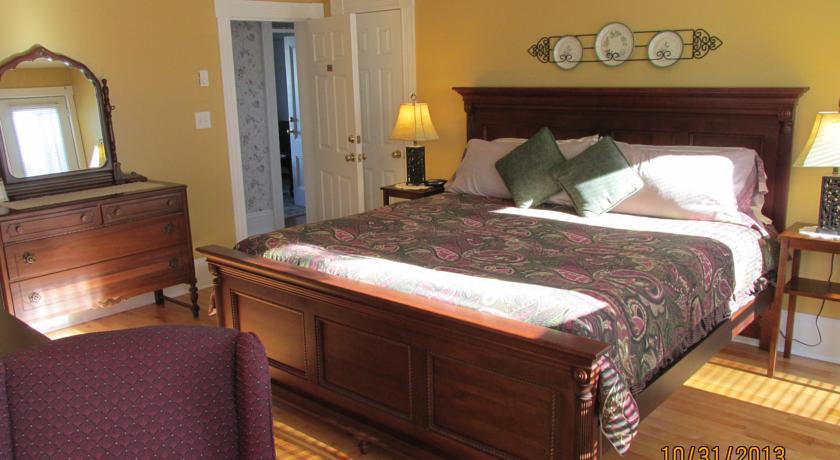 Louisbourg Heritage House Room photo
