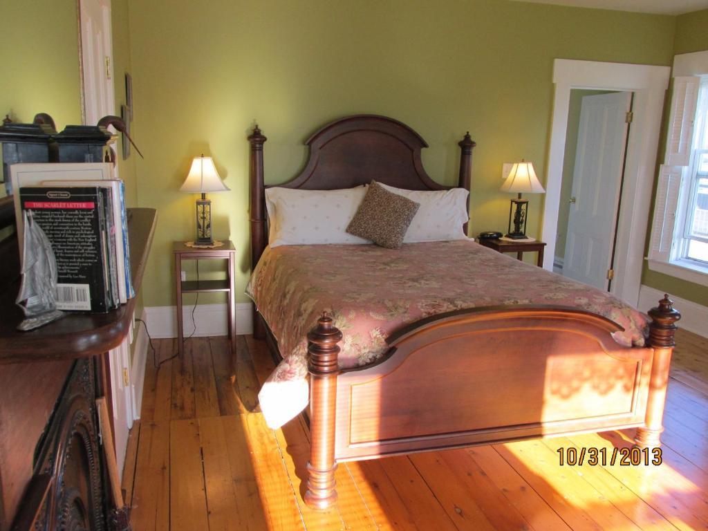 Louisbourg Heritage House Room photo